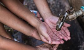 الأرض على شفا أزمة مياه عالمية: مليارا شخص يفتقرون إلى المياه الصالحة للشرب