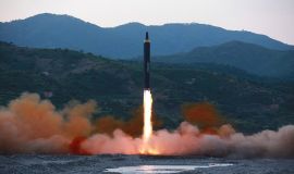 كوريا الشمالية تُطلق صاروخين بالستيين في اتجاه بحر اليابان