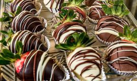 بلومبرغ: منتجو الشوكولاتة يتخلون عن الكاكاو بسبب ارتفاع الأسعار